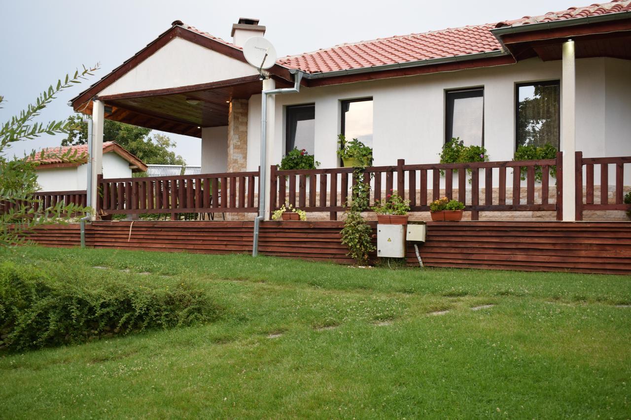 Two Villas Kirkovo Кірково Екстер'єр фото